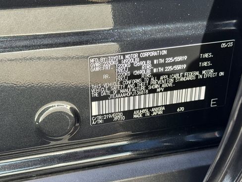 Used 2023 Toyota Venza XLE image 37