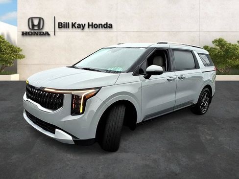 Used 2025 Kia Carnival EX FWD image 8