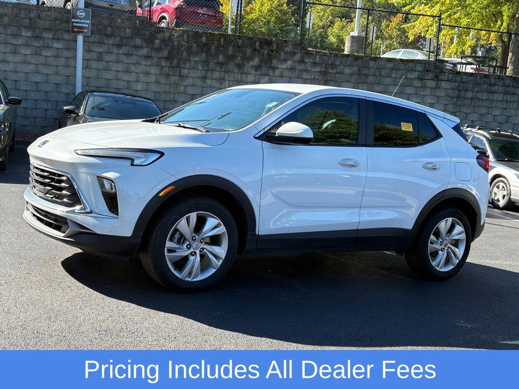 Used 2024 Buick Encore GX Preferred AWD/4WD image 4