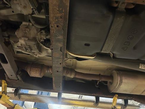 Used 2013 Chevrolet Avalanche LTZ image 25