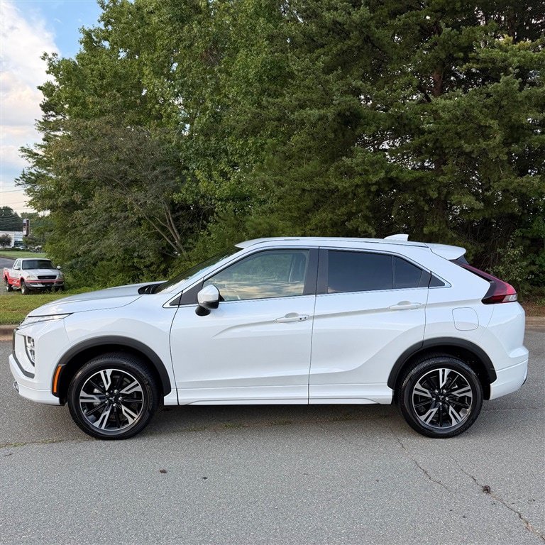 Used 2025 Mitsubishi Eclipse Cross AWD image 4