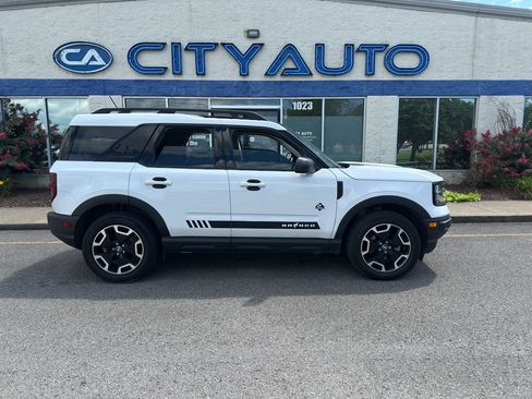 Used 2023 Ford Bronco Sport Outer Banks w/ Tech Package AWD/4WD image 3