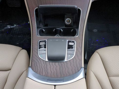 Used 2021 Mercedes-Benz GLC 300 image 19