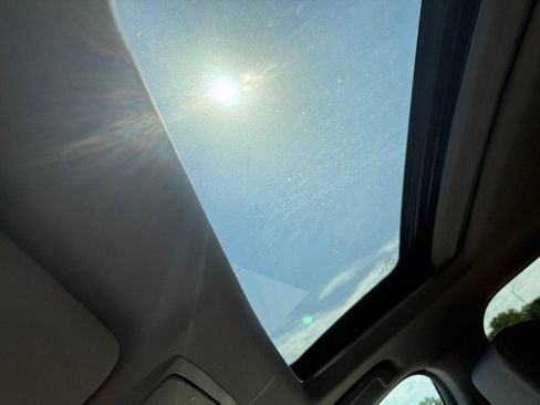 Used 2022 Honda CR-V Touring image 32