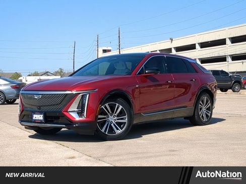 Used 2024 Cadillac Lyriq Luxury w/ LPO, Floor Liner Package image 1