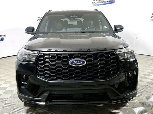 Used 2025 Ford Explorer ST-Line AWD/4WD image 2