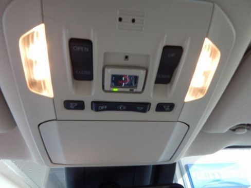 Used 2021 Toyota Highlander Limited image 24