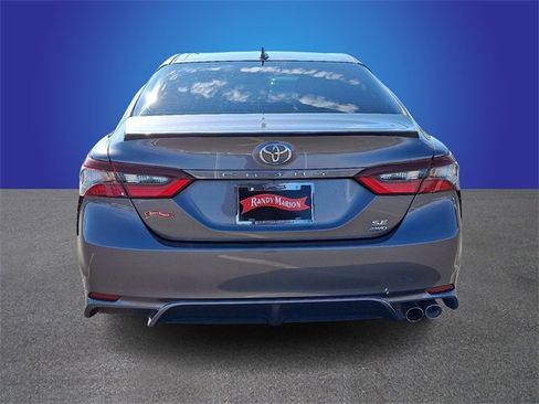 Used 2023 Toyota Camry SE image 6