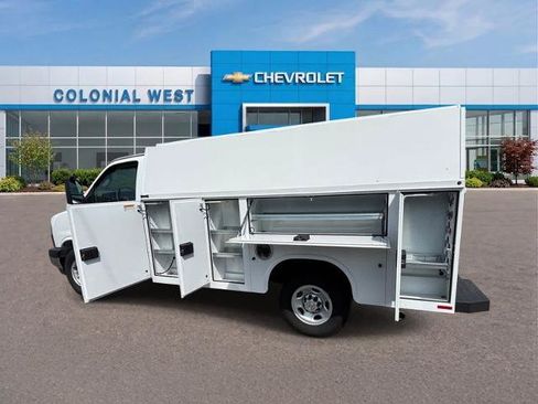 Used 2024 Chevrolet Express 3500 w/ Power Convenience Package RWD image 27