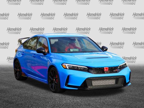 Used 2023 Honda Civic Type R image 2