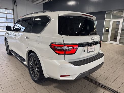 Used 2022 Nissan Armada Platinum w/ Captain's Chairs Package image 9