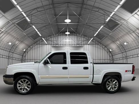 Used 2004 Chevrolet Silverado 1500 4x4 Crew Cab image 2