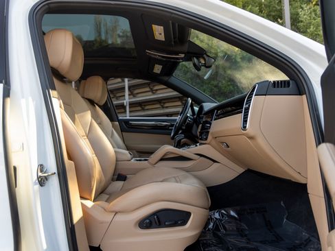 Certified 2023 Porsche Cayenne S image 54