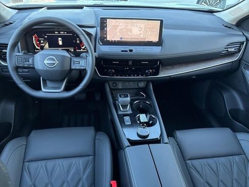 New 2026 Nissan Rogue Platinum w/ Platinum Premium Package image 2