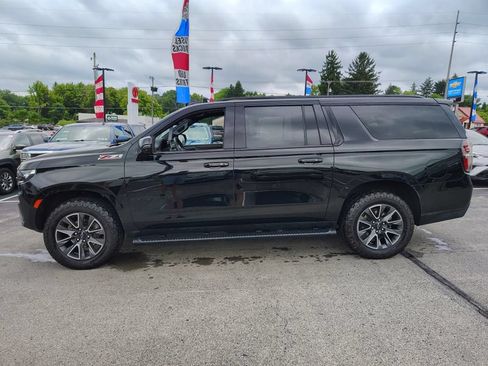 Used 2024 Chevrolet Suburban Z71 w/ Luxury Package AWD/4WD image 9