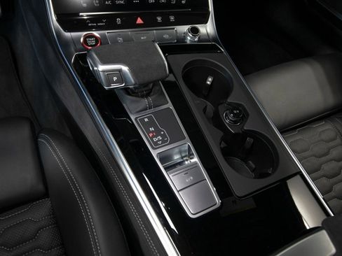 Used 2025 Audi RS 6 performance image 37