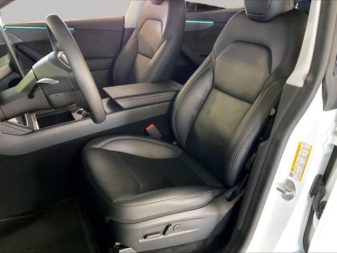 Used 2026 Tesla Model Y 2WD image 7