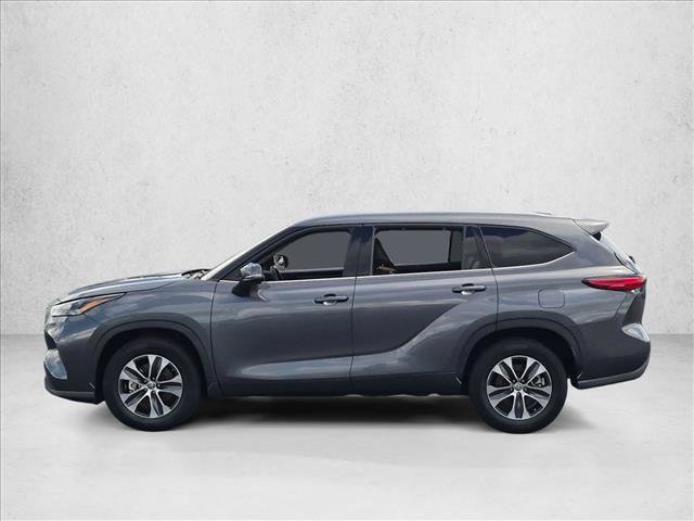 Used 2022 Toyota Highlander XLE FWD image 9