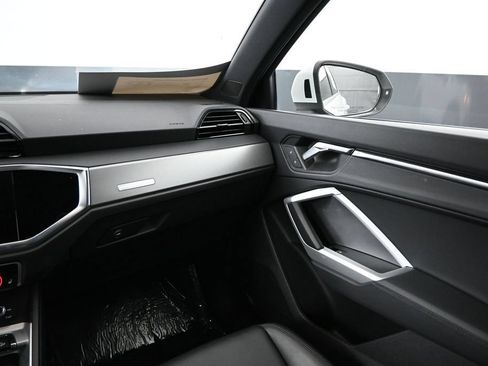 Certified 2025 Audi Q3 2.0T Premium AWD/4WD image 13