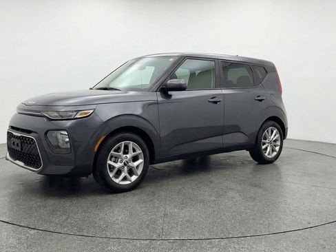 Used 2025 Kia Soul LX w/ LX Technology Package FWD image 3