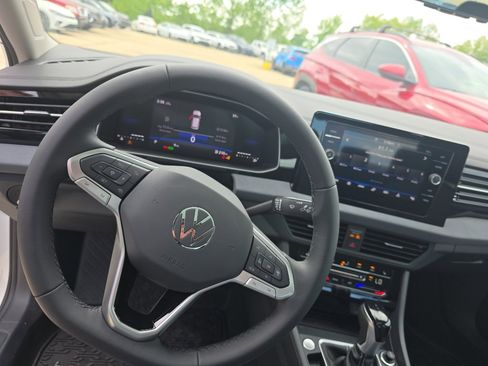 New 2026 Volkswagen Jetta SE FWD image 12