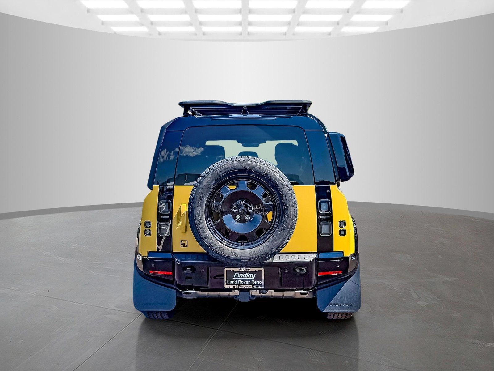 New 2026 Land Rover Defender 110 AWD/4WD image 4