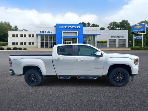 Used 2022 GMC Canyon Elevation w/ Elevation Premium Package AWD/4WD image 3