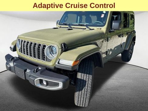 Used 2026 Jeep Wrangler Unlimited Sahara AWD/4WD image 5