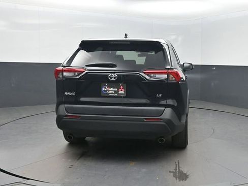 Used 2022 Toyota RAV4 LE image 32