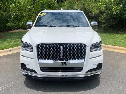 Certified 2024 Lincoln Navigator Black Label AWD/4WD image 2