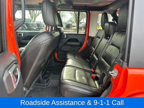 Used 2018 Jeep Wrangler Unlimited Sahara image 17