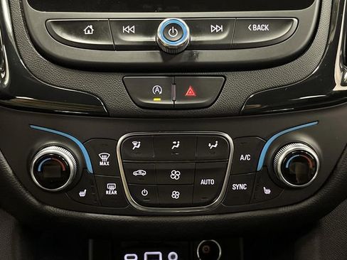 Used 2023 Chevrolet Equinox RS w/ RS Leather Package image 21