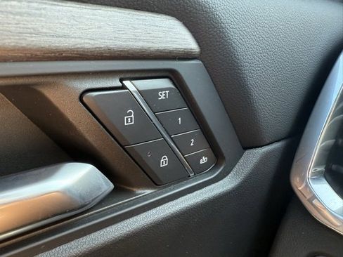 Used 2024 GMC Acadia Denali image 24