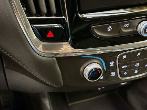 Used 2018 Chevrolet Traverse LT image 17