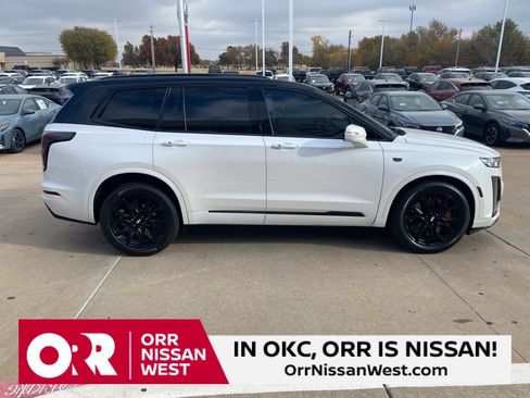 Used 2023 Cadillac XT6 Sport image 6