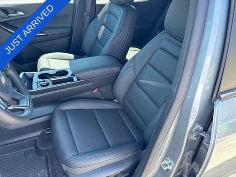 New 2026 Chevrolet Equinox LT w/ Convenience Package II FWD image 11