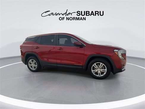 Used 2022 GMC Terrain SLE image 4