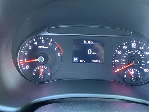 Used 2022 Kia Soul LX image 5