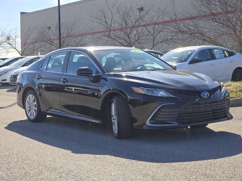 Used 2024 Toyota Camry LE image 11