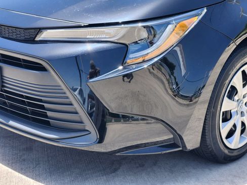 Used 2024 Toyota Corolla LE FWD image 9