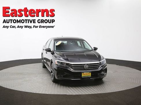 Used 2022 Volkswagen Passat 2.0T SE image 51