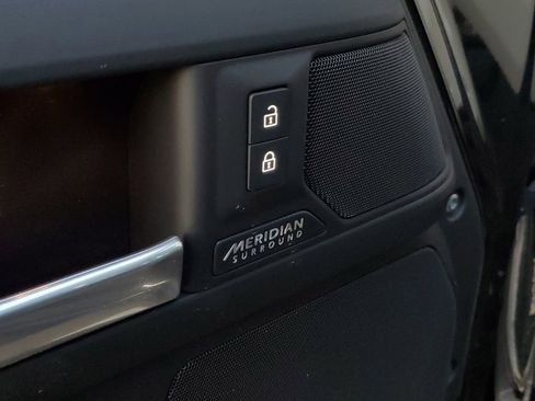 Used 2026 Land Rover Defender 110 X-Dynamic SE image 15