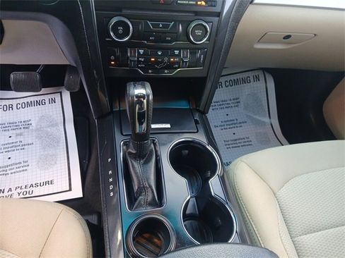 Used 2016 Ford Explorer XLT w/ Equipment Group 201A image 19