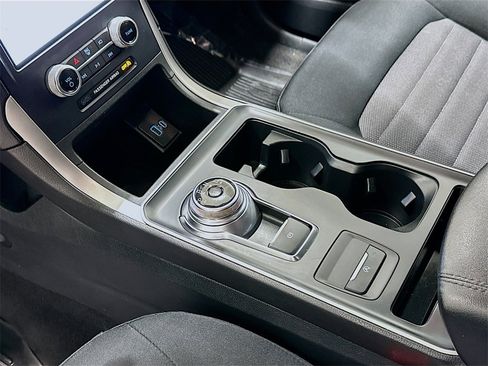 Used 2022 Ford Edge SE w/ Black Appearance Package image 16