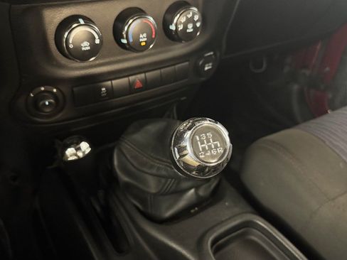 Used 2012 Jeep Wrangler Unlimited Sport AWD/4WD image 21