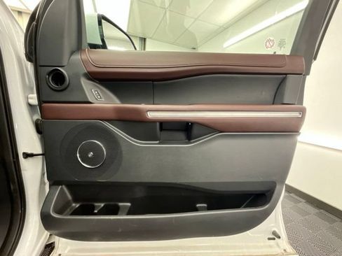 Used 2024 Ford Expedition Limited AWD/4WD image 16