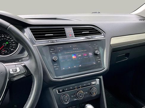 Used 2020 Volkswagen Tiguan SE w/ Panoramic Sunroof Package AWD/4WD image 7
