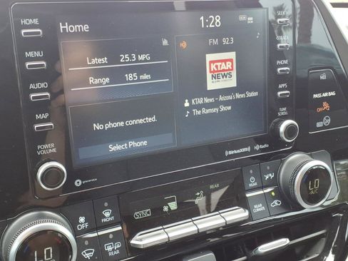 Used 2021 Toyota Highlander LE FWD image 16