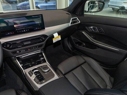 Used 2026 BMW 330i xDrive Sedan w/ Premium Package image 37