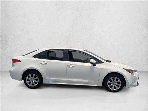 Used 2023 Toyota Corolla LE FWD image 4